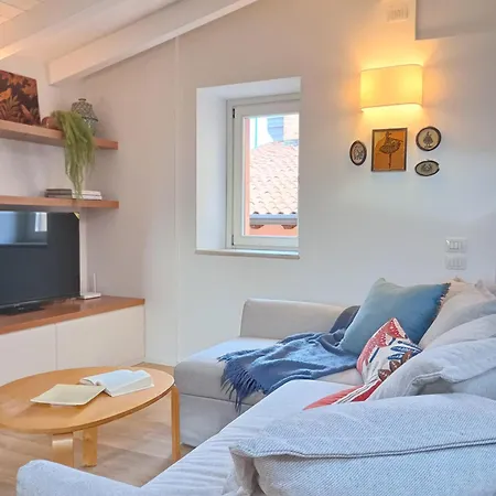 Apartmán Mansarda In Piazzetta Centro Storico Manerba del Garda