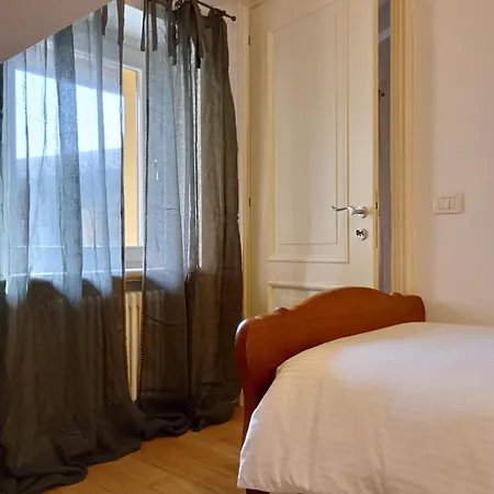 Mansarda In Piazzetta Centro Storico Daire *
