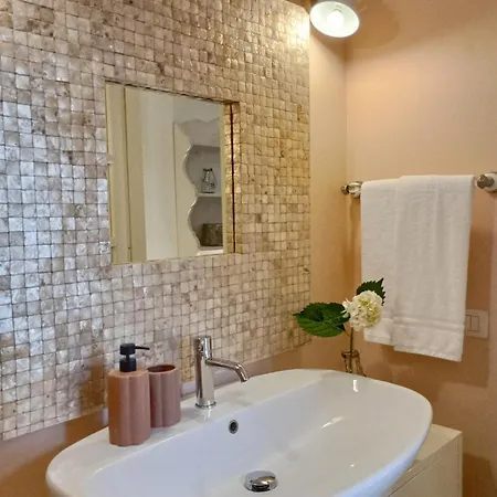 Appartement Mansarda In Piazzetta Centro Storico Manerba del Garda