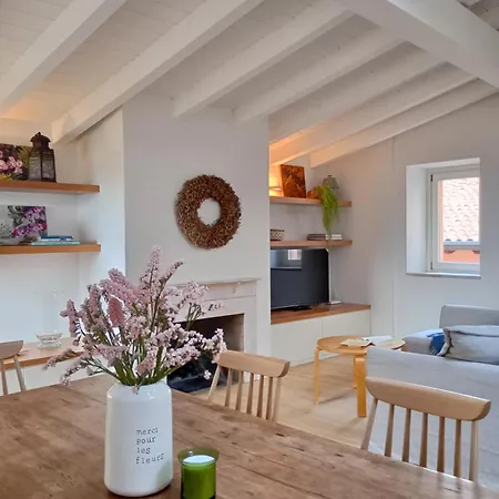 Apartament Mansarda In Piazzetta Centro Storico Manerba del Garda
